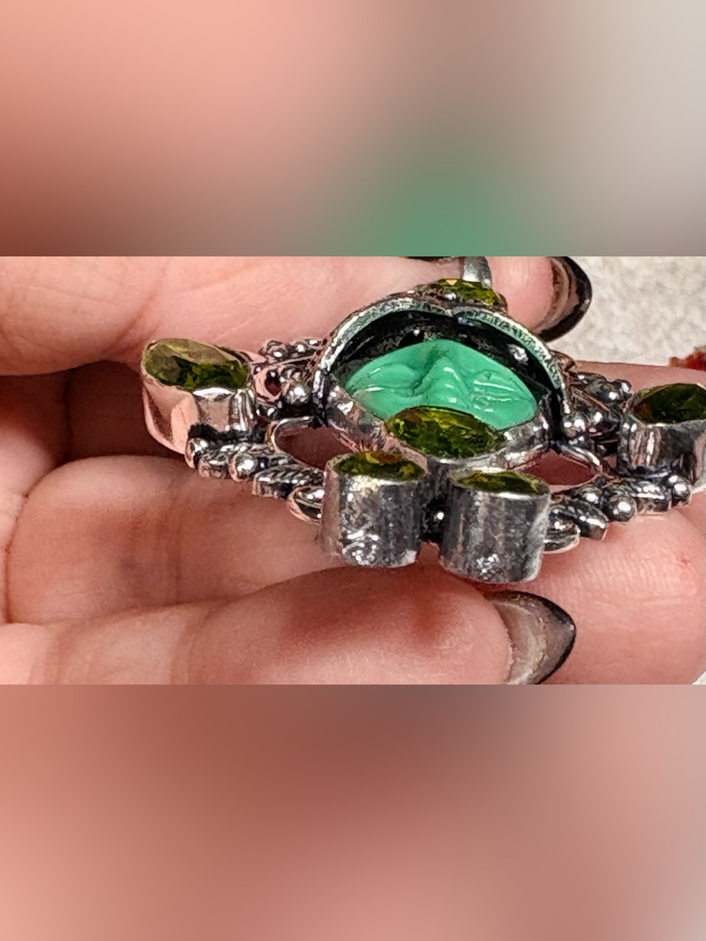 Carved GODDESS face and peridot Gemstone Pendant Necklace -Artisan - Picture 8 of 10
